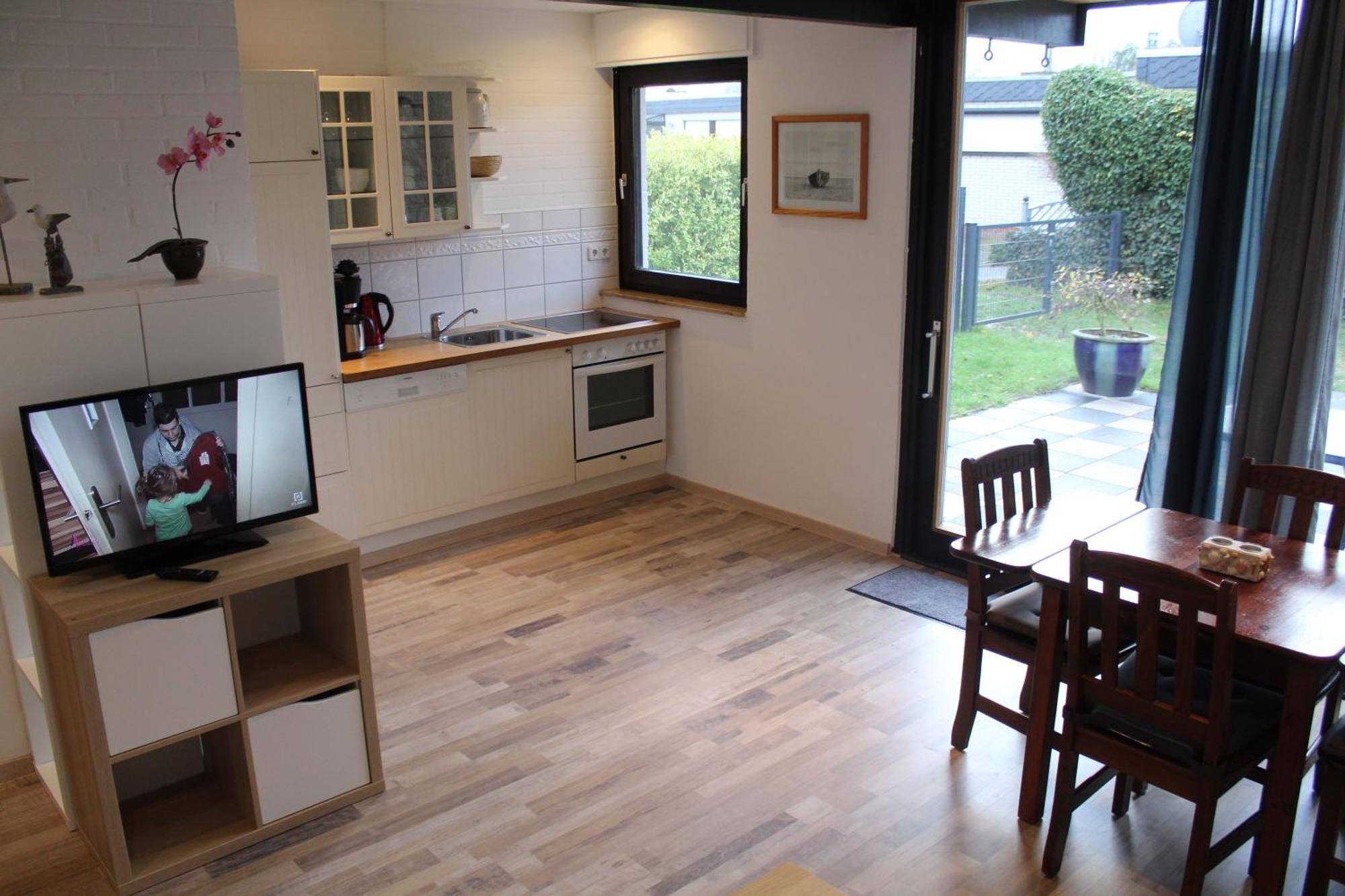 Schoenes Ferienhaus In Tossens Mit Schoenem Garten Butjadingen Exteriör bild